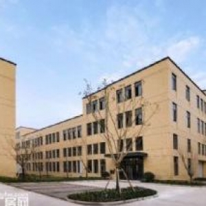 重庆青凤高科产业园，标准厂房出售，50年产权，环境优越，交通