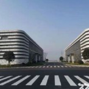 品牌园区 钢构厂房 11米 金刚砂地面 带行车 1500−6