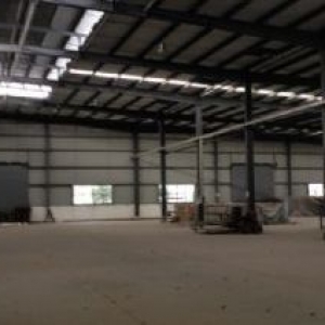 草街工业园 3800平米钢结构厂房带行车Q