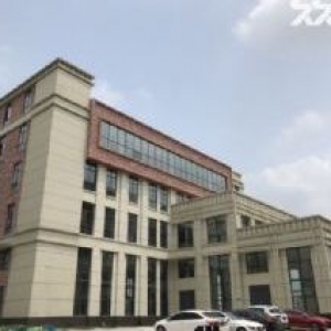 厂房出售 面积1800−3200平米