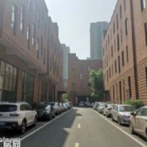 主城区标准园区，层高7.8米，花园独栋厂房，赠送空间大，50