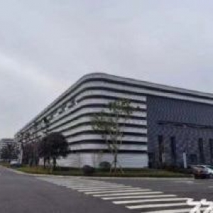 出售500到5400平米标准厂房，首层高8.1米，预购从速！