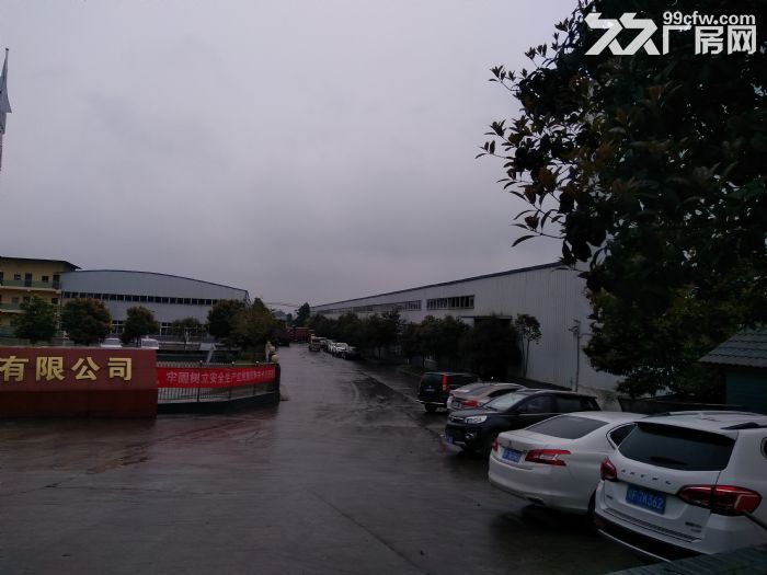 合川云门工业园独门独院标准厂房出租，交通便利，环境好，配套齐全
