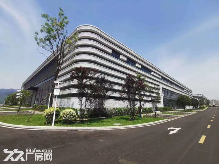沙坪坝单层轻钢厂房出租面积1400−6500平可装10T行车