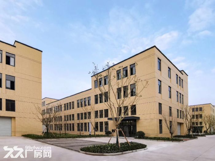 重庆青凤高科产业园，标准厂房出售，50年产权，环境优越，交通便捷