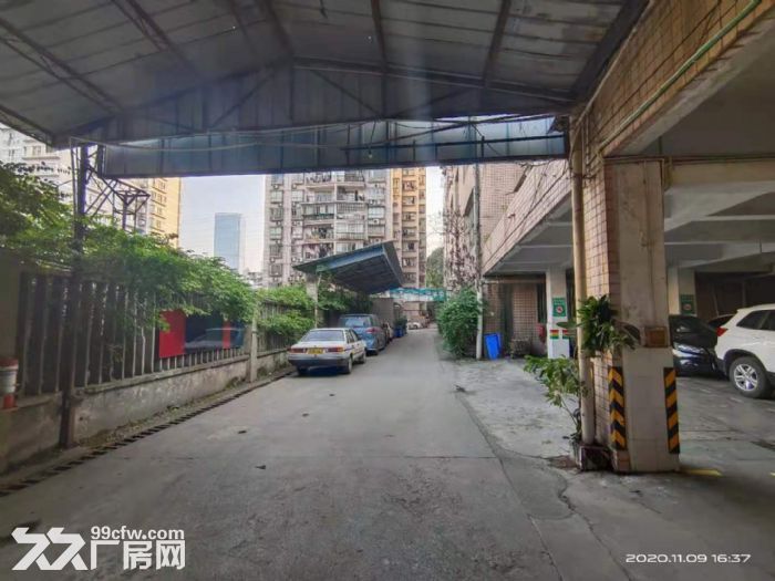 江北红旗河沟黄金位置2400平汽修厂出租，可做其他行业