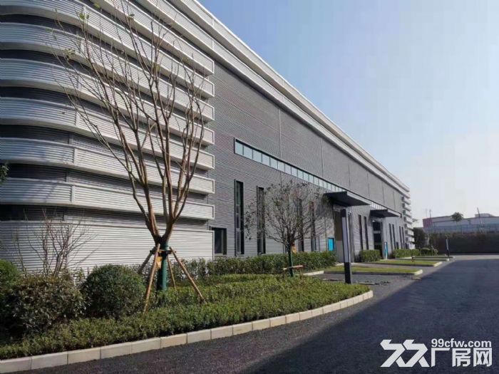 大学城稀缺独栋轻钢厂房空高11米