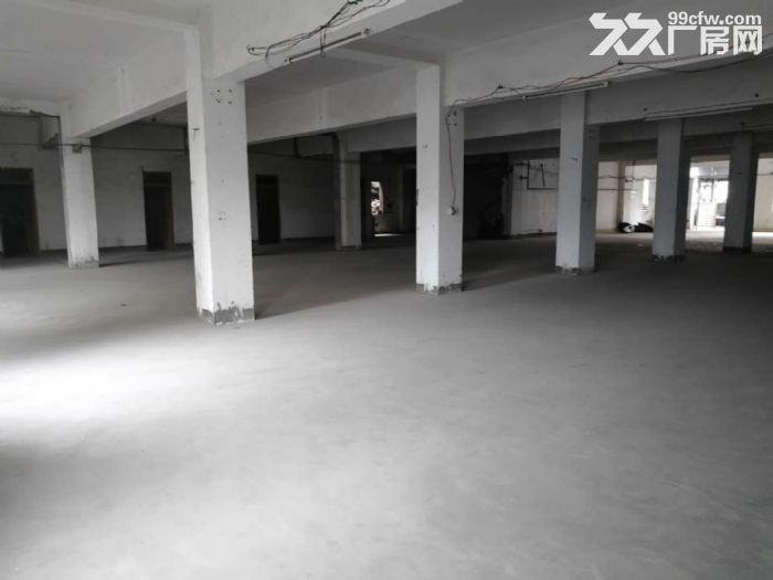 内环路弹子石洋人街下道口附近700平方米二楼厂房出租(带货梯