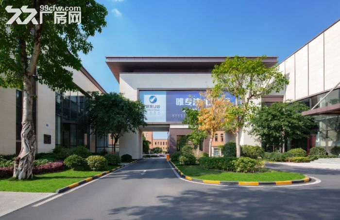 现房现房现房！零公摊，200万拥有双轨道交通厂房