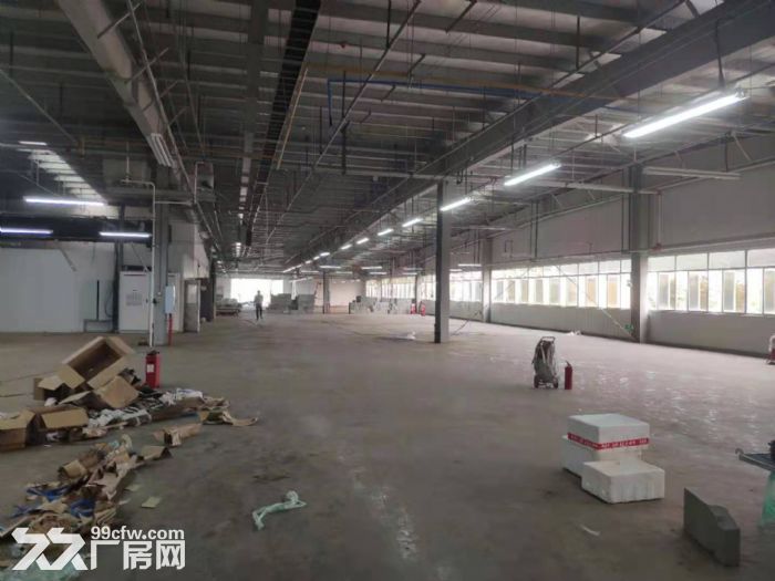 主城巴南界石  钢构厂房出租  层高14米   可做行车